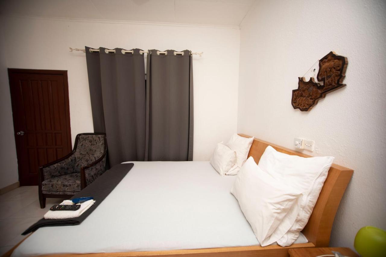 Marysin Guest House Аккра Экстерьер фото