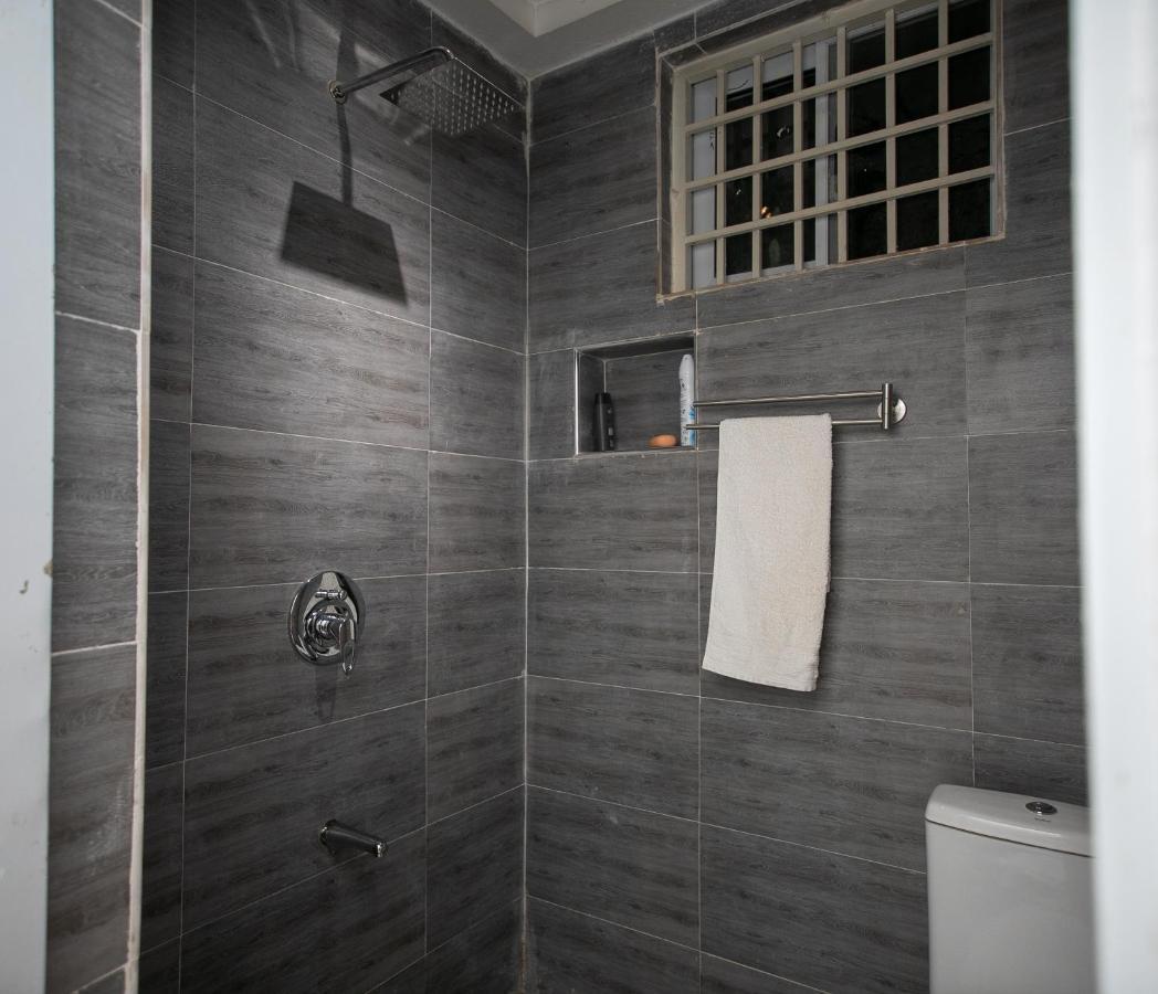 Marysin Guest House Аккра Экстерьер фото