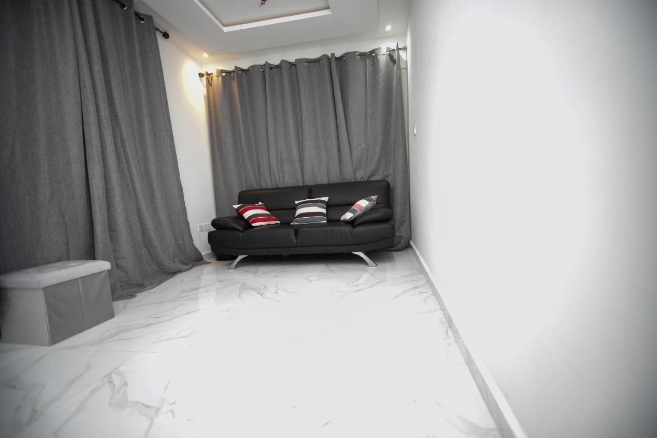 Marysin Guest House Аккра Экстерьер фото